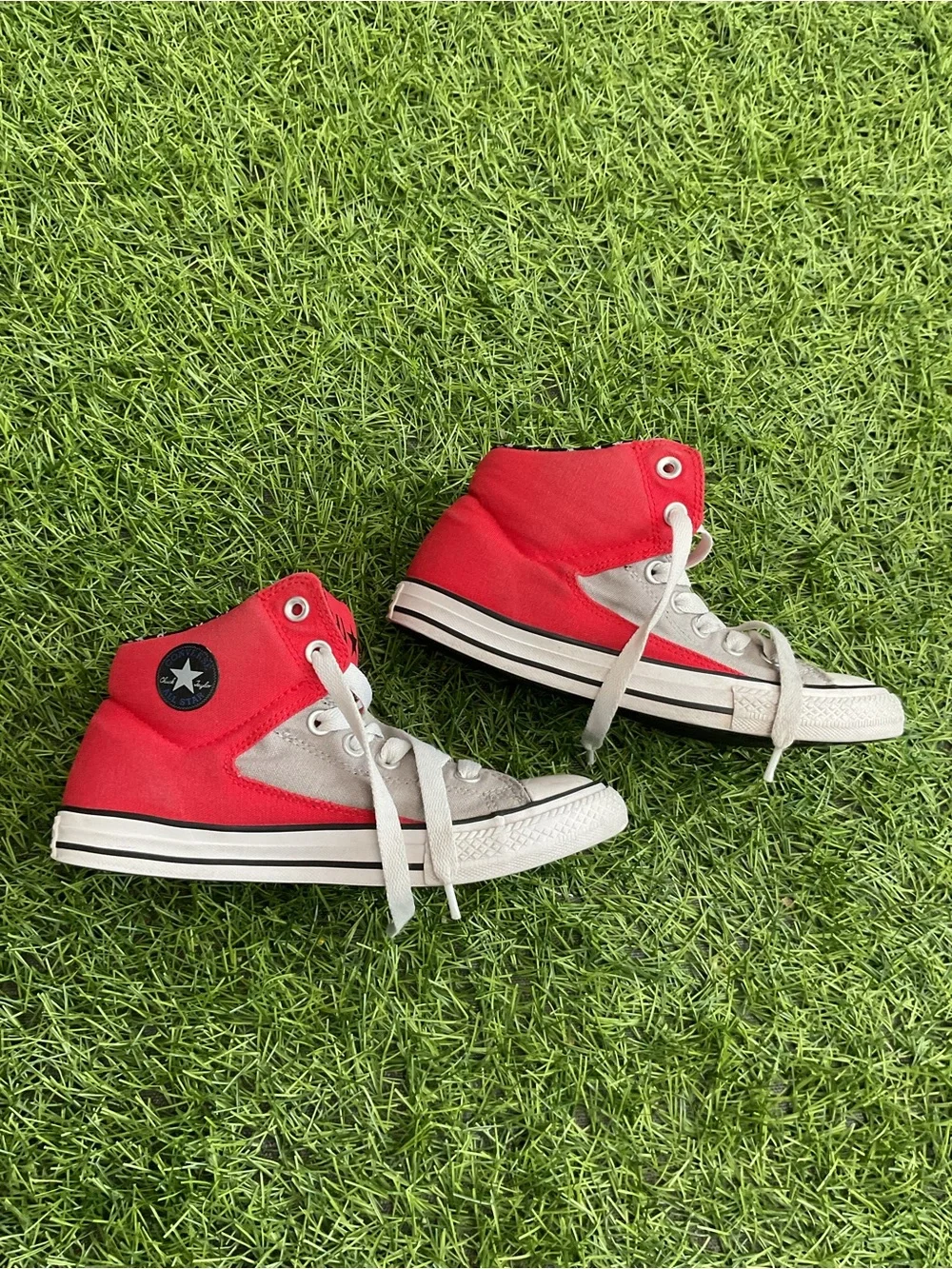 Kids High-Top Sneakers in Red and Gray converse all star